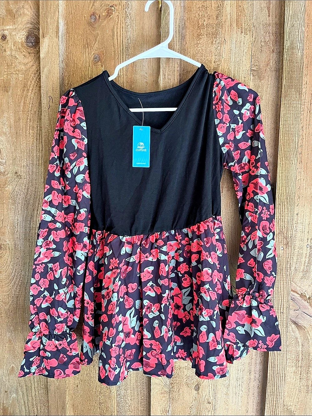 CUPSHE Floral Mini Dress in Black & Red Size Small NWT